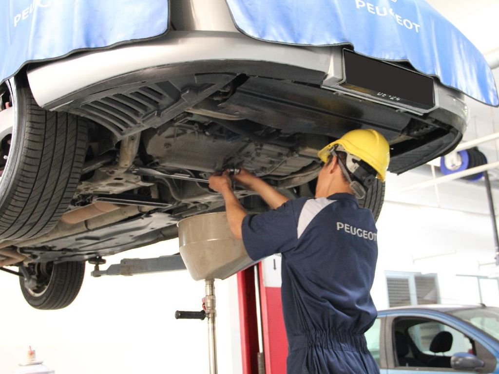 Ini Alasan Mobil Zaman Now Pakai Oli Lebih Encer
